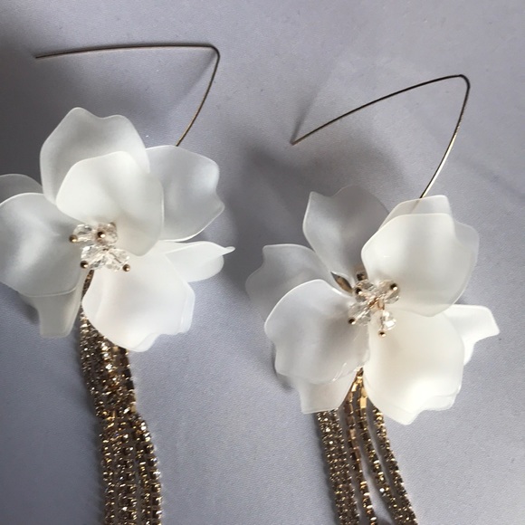 🤍new. resin flower tassel earrings - Picture 8 of 11